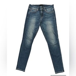 Joe’s Flawless “The Icon” size 27 mid rise skinny ankle jean.
